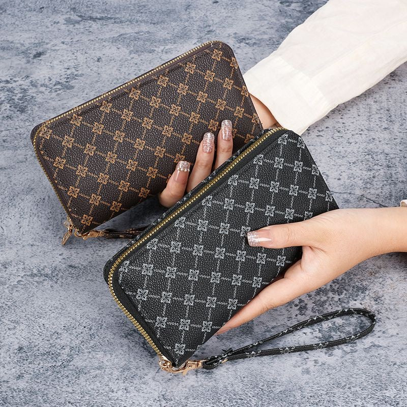 Four-leaf clover diamond-pattern zippered long wristband wallet
