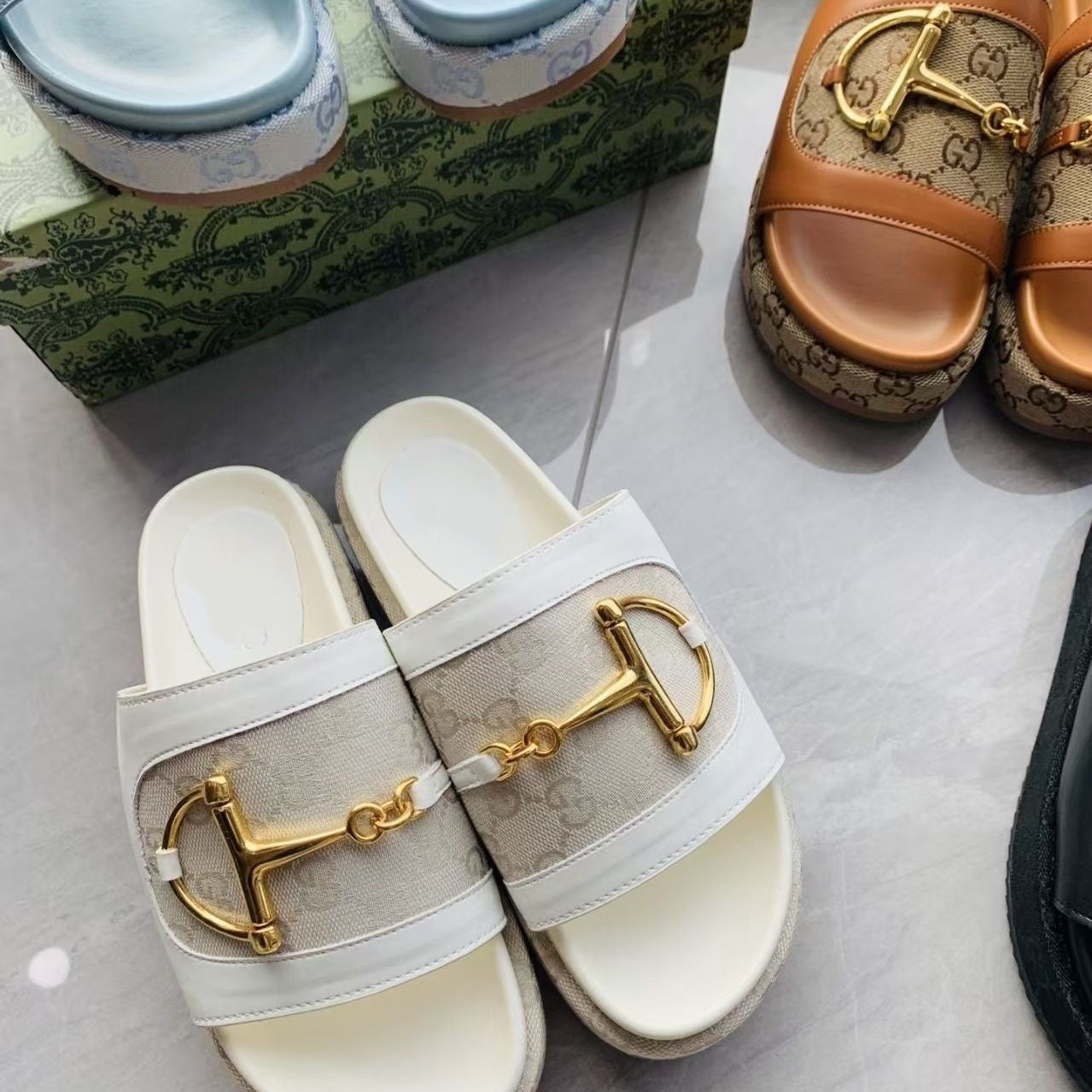 【#A498】Vintage Monogram Metal Buckle Flat Slide Sandals For Women, Breathable Outdoor Casual Slippers
