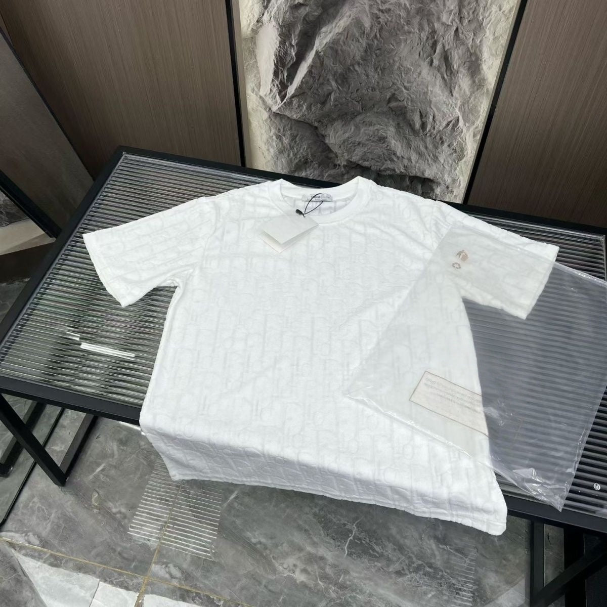 【#A506】All Over Embossed Print Crew Neck T-Shirt, Loose Casual Solid Short Sleeve Top For Men Women