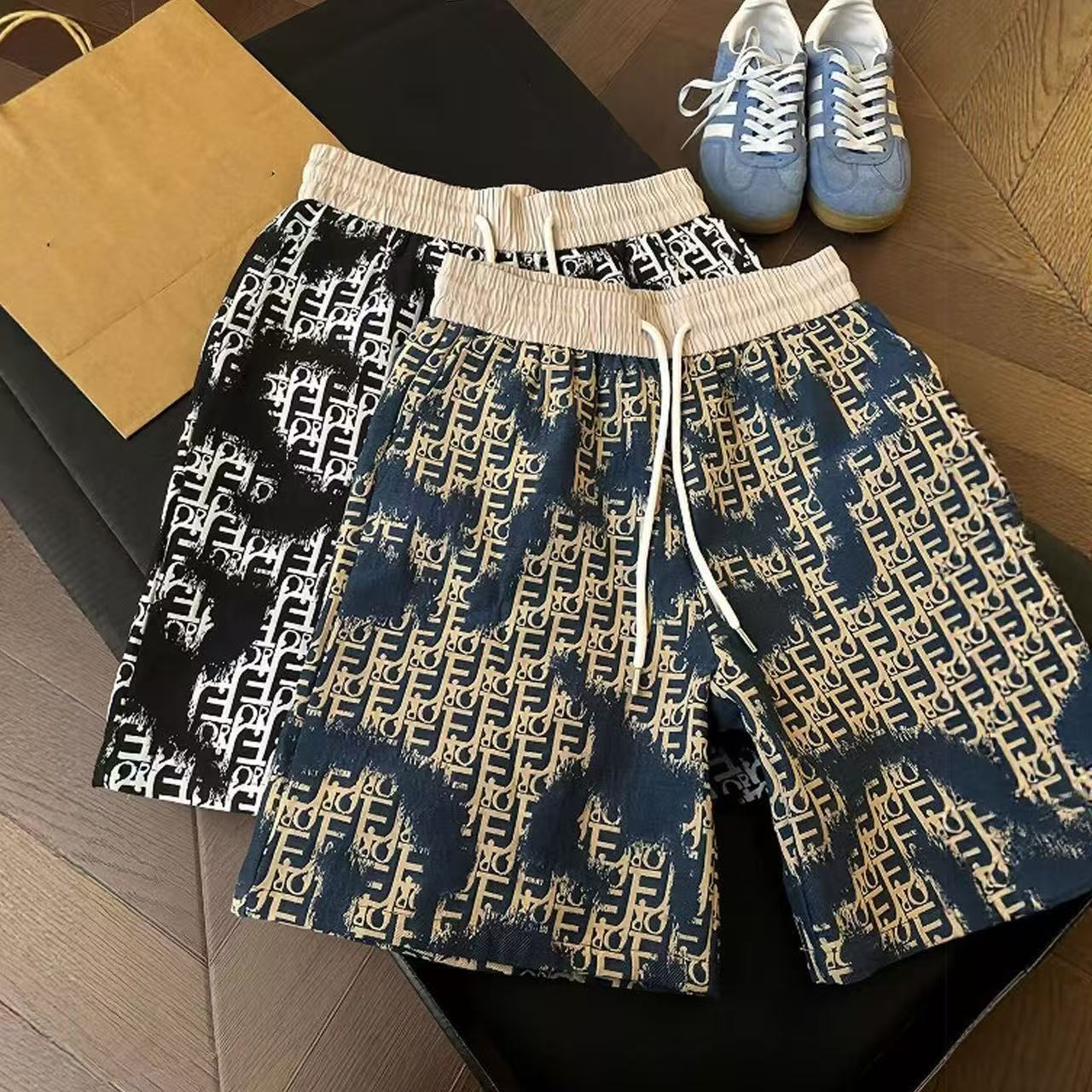 【#A594】Men's All Over Letter Print Five Inch Shorts, Elastic Drawstring Loose Casual Beach Shorts