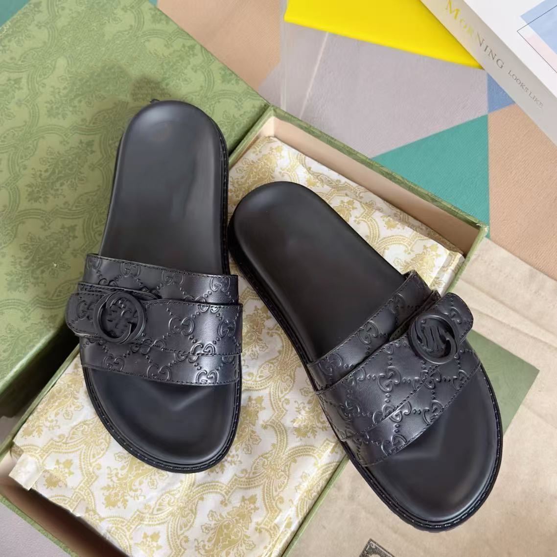 【#A622】Vintage Embossed Buckle Slide Sandals, Unisex Soft Leather Flat Outdoor Flip Cross Slippers