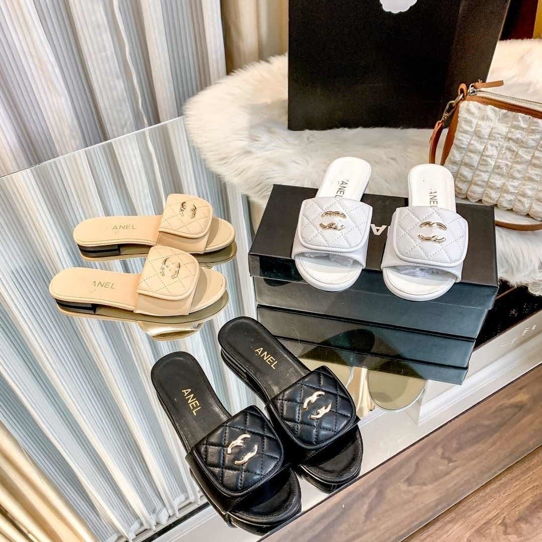 Quilted Leather Slide Sandals with Double Logo Detail