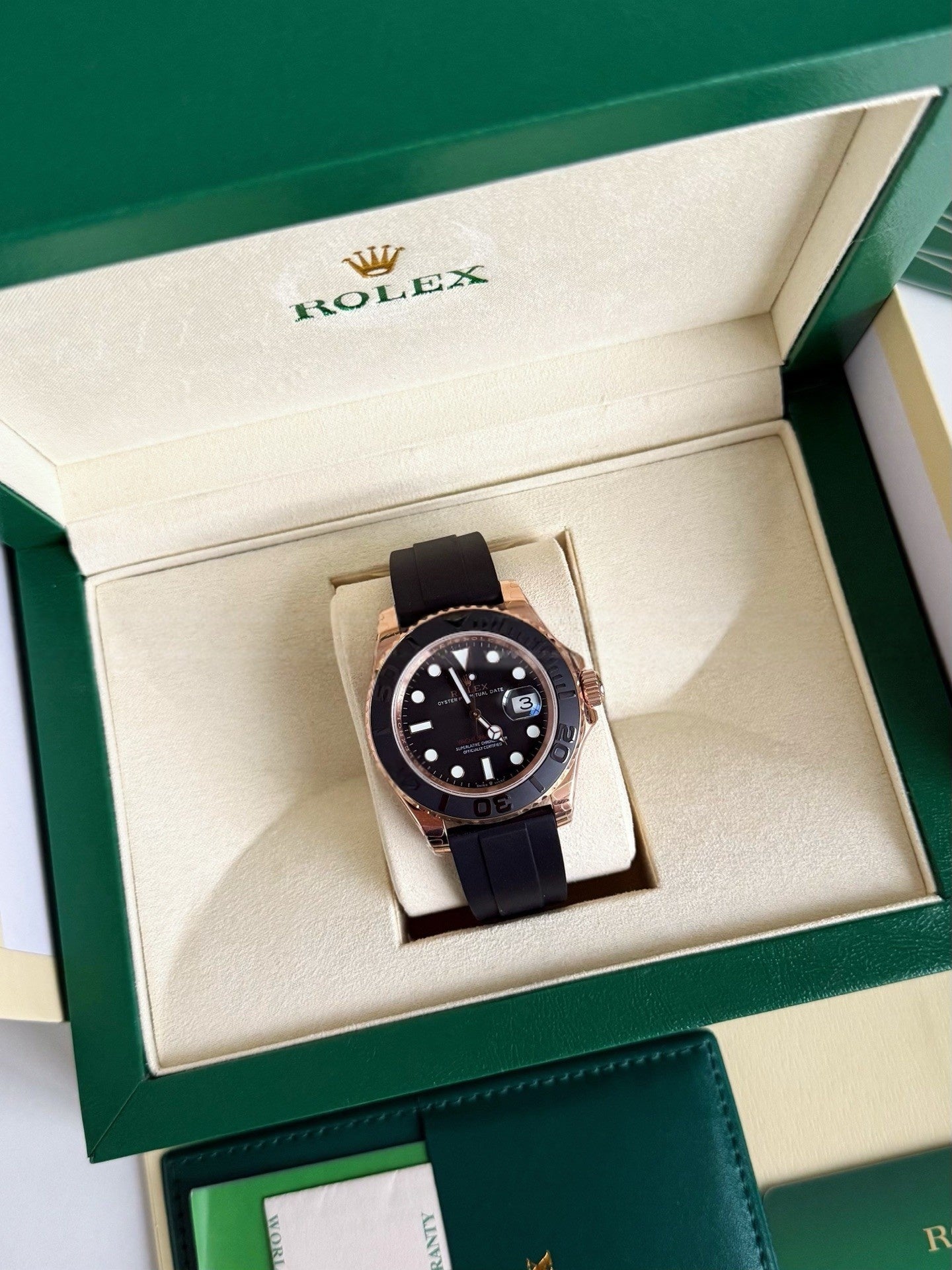 「#21」Black & Gold Contrast Diving Watch: Rose Gold Bezel Rubber Strap Model，42mm