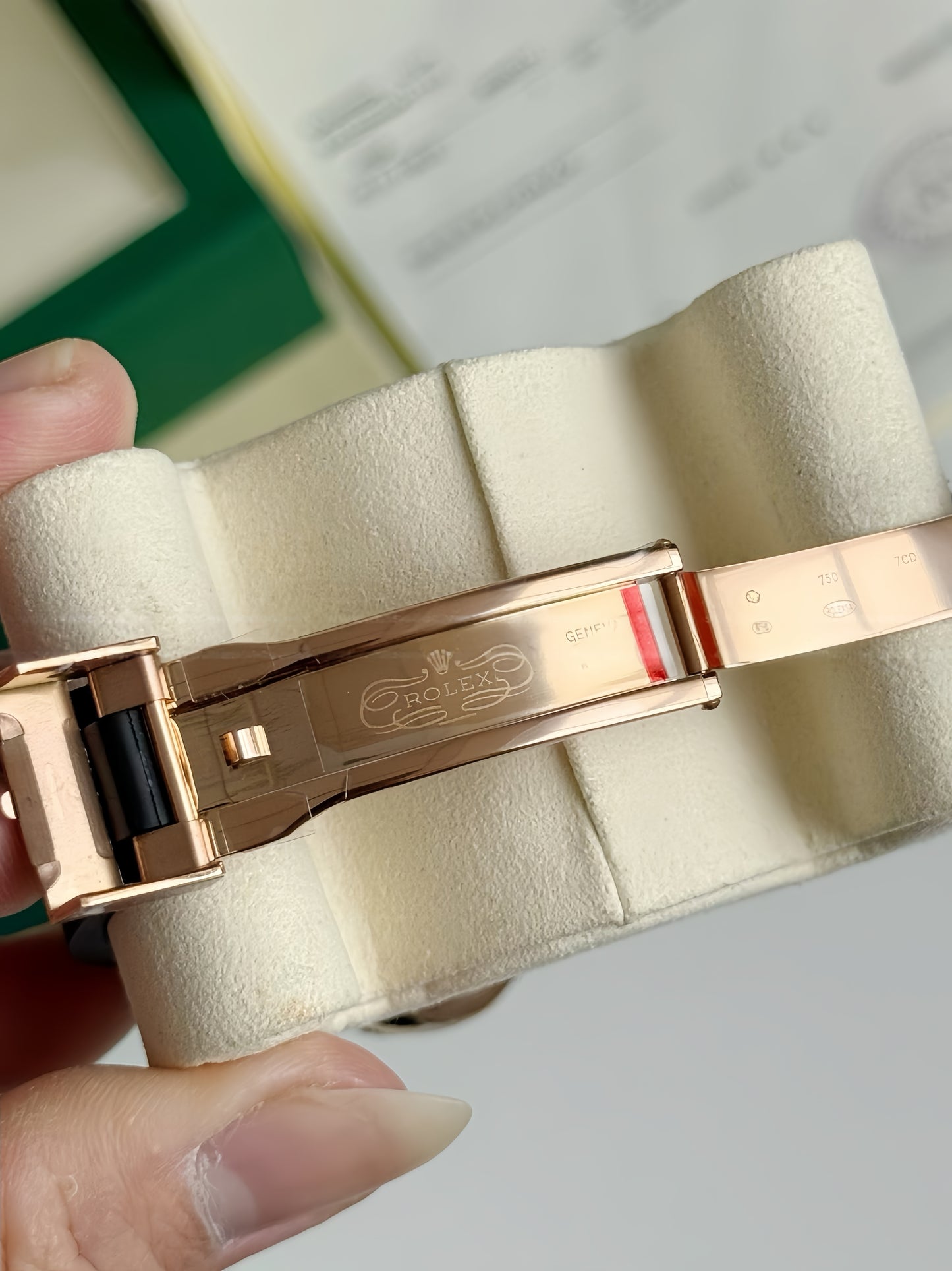 「#21」Black & Gold Contrast Diving Watch: Rose Gold Bezel Rubber Strap Model，42mm