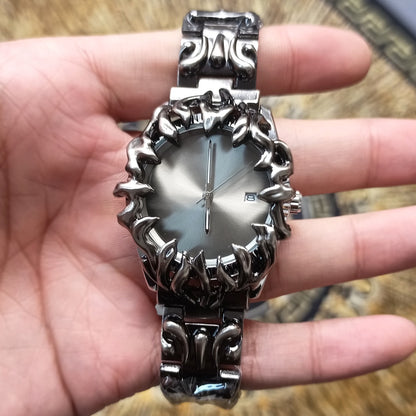 【#A8】Dark Flame Engraved Men's Watch, Vintage Distressed Metal Strap Quartz Wristwatch, Punk Style Versatile Timepiece