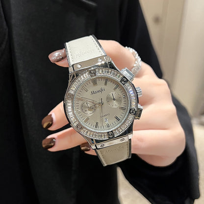 Niche Ins Style Full Diamond Three-Eye Chronograph Watch, Diamond-Encrusted Leather Strap Quartz Wristwatch for Daily Wear