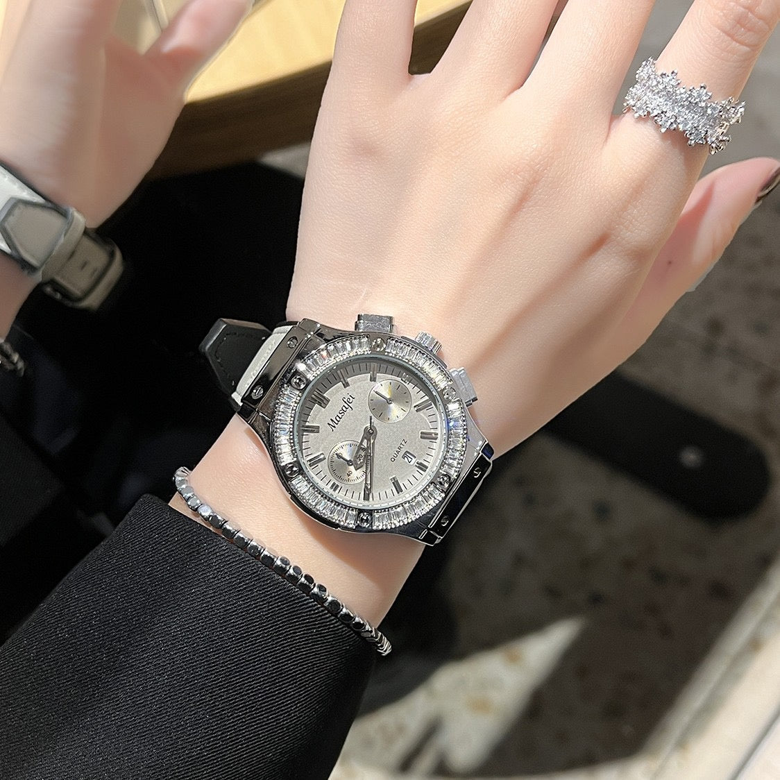 Niche Ins Style Full Diamond Three-Eye Chronograph Watch, Diamond-Encrusted Leather Strap Quartz Wristwatch for Daily Wear