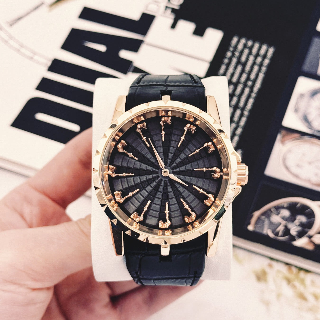 Luxury Round Table Knight Men's Mechanical Watch, Unique Hollow-Carved Waterproof Wristwatch, Niche Design Leather Strap Watch