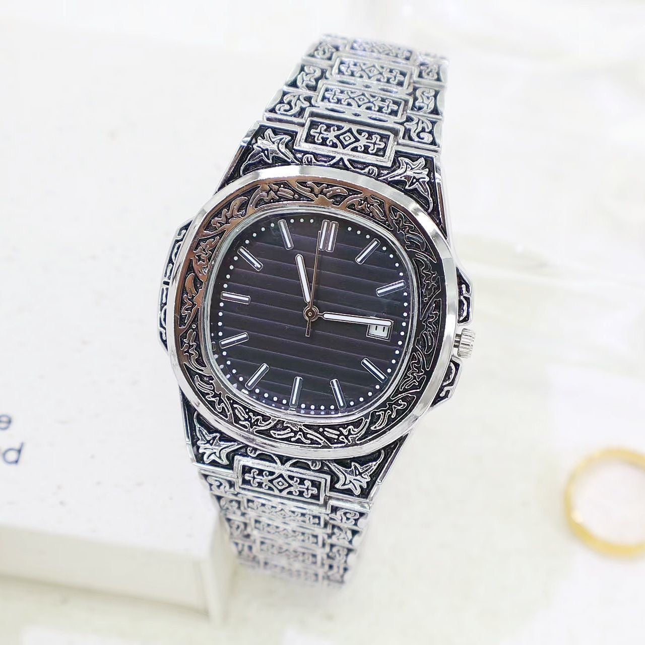 Versatile Daily Retro Engraved Watch, Nautilus-Style Vintage Steel Band Men's Wristwatch