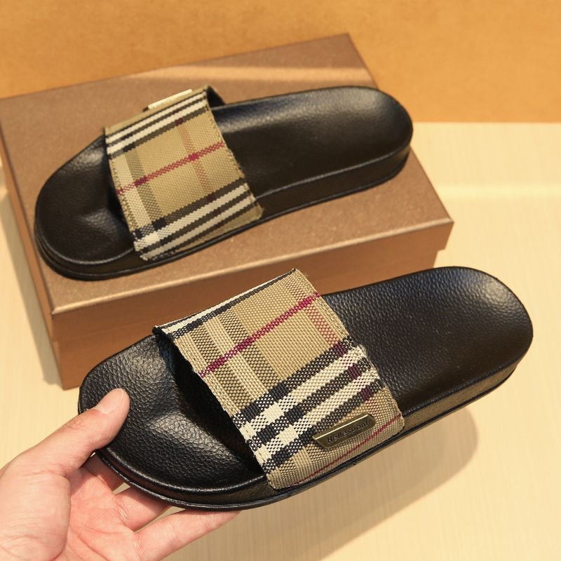 Classic Plaid Metal Logo Slides, Non-Slip Outdoor Slippers, Summer Casual Sandals