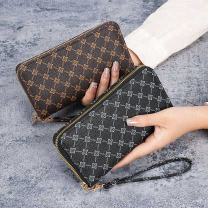 Four-leaf clover diamond-pattern zippered long wristband wallet