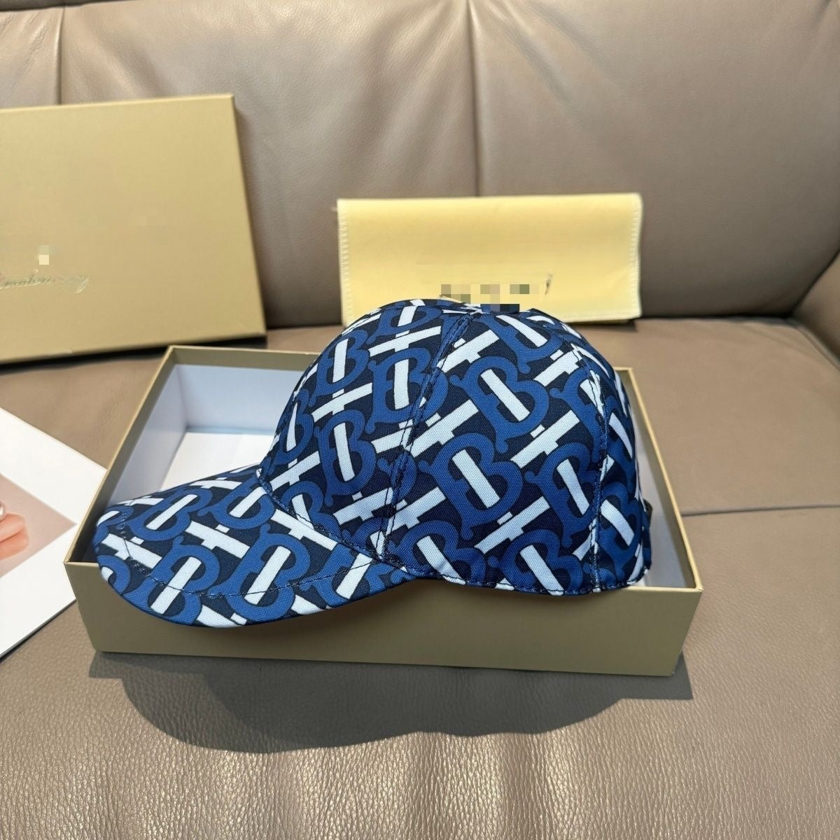 All-over Letter Print Casual Baseball Cap