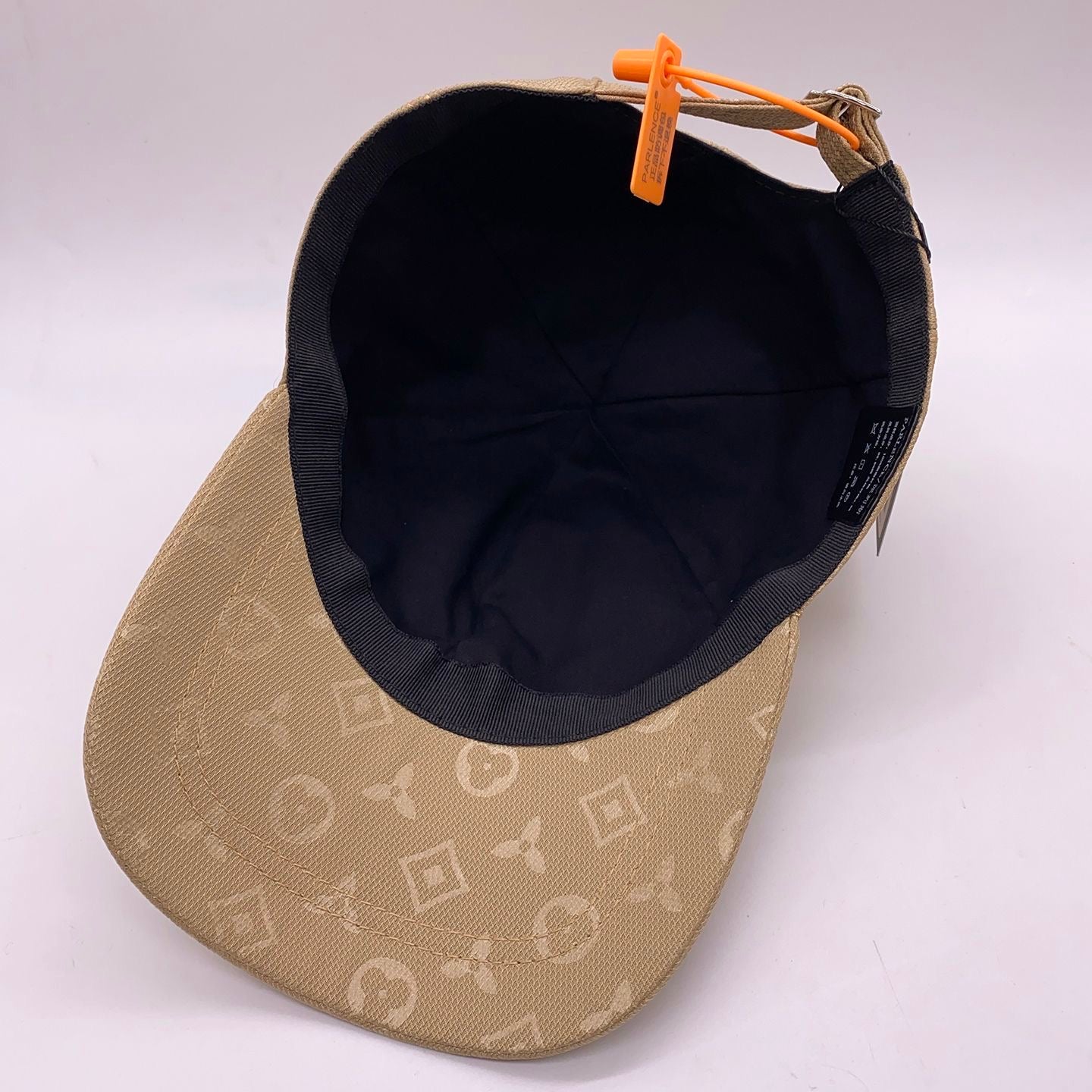 【#A266】Vintage Baseball Cap With All-Over Subtle Print
