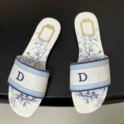 【#A291】Women's Floral Printed Slide Sandals, Embroidered Letter D Flat Non-Slip Outdoor Slippers