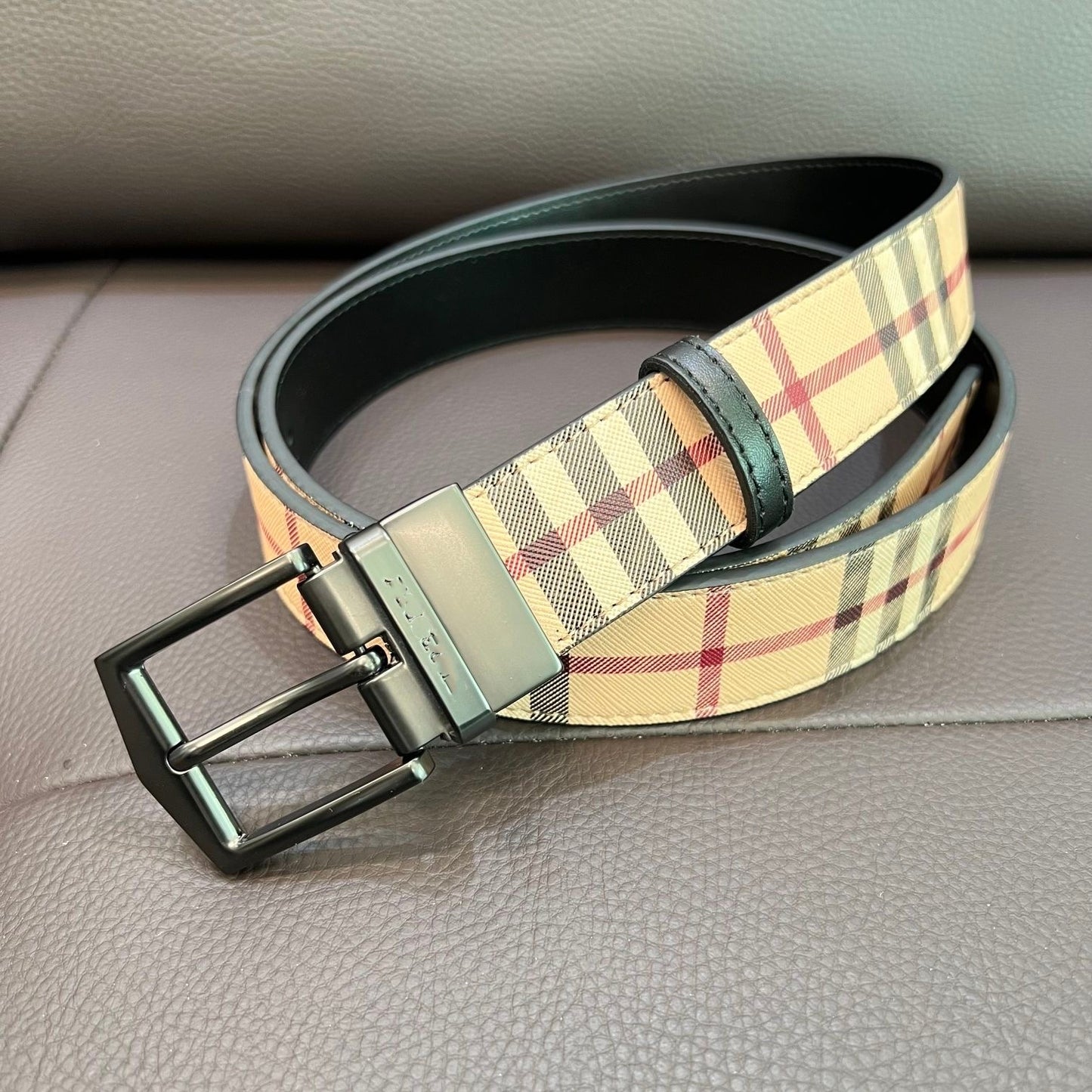 【#A298】Classic British Plaid Pin Buckle Leather Belt, Men's Business Reversible Luxury Waist Strap