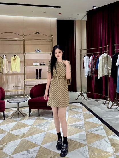 【#A407】Vintage All Over Monogram Round Neck Mini Dress With Metal Buckle Belt, Waist Defining Office Short Dress