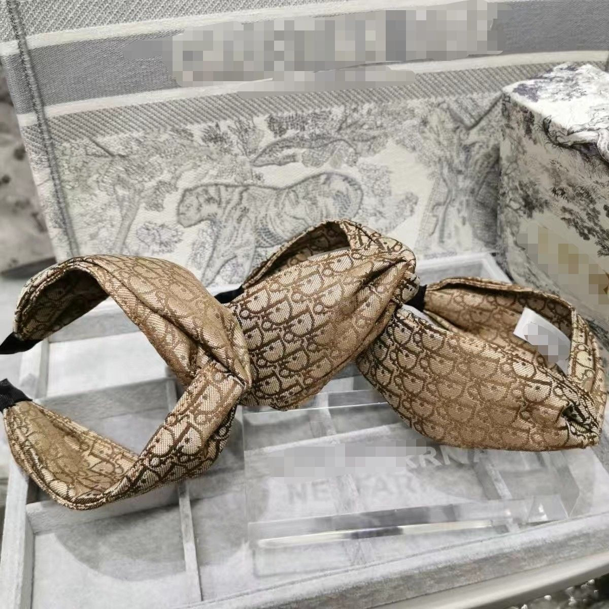 【#A409】Vintage All Over Jacquard Twist Wide Headband, Luxury Spliced Leather Hair Accessory For Washing Face