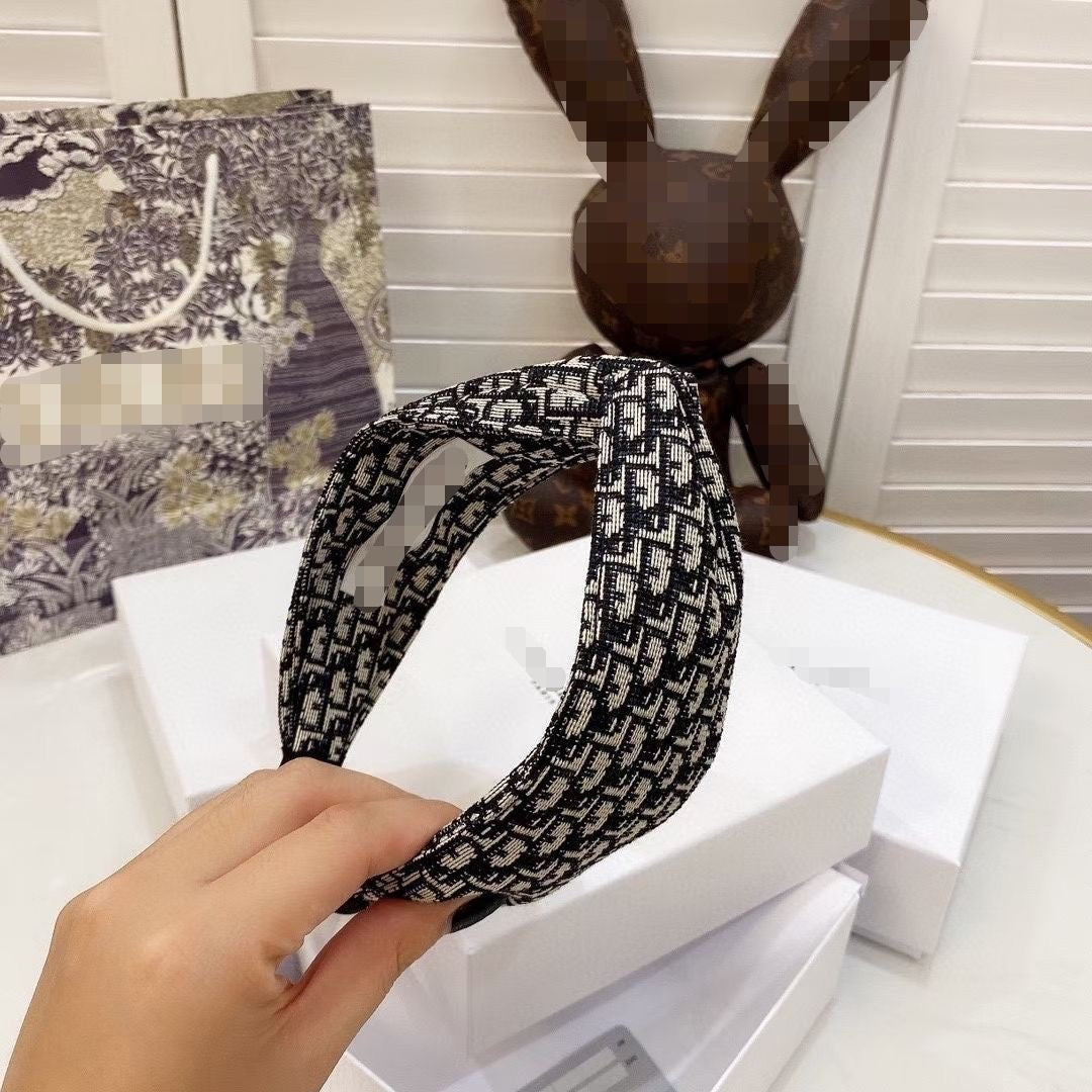 【#A409】Vintage All Over Jacquard Twist Wide Headband, Luxury Spliced Leather Hair Accessory For Washing Face