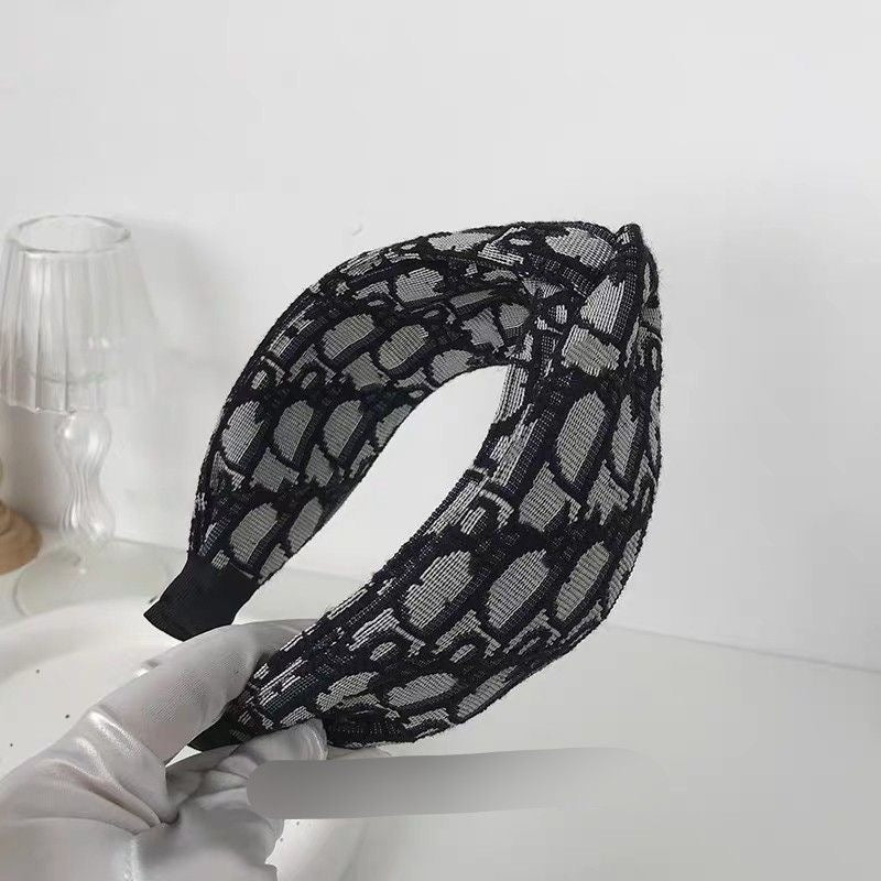 【#A409】Vintage All Over Jacquard Twist Wide Headband, Luxury Spliced Leather Hair Accessory For Washing Face