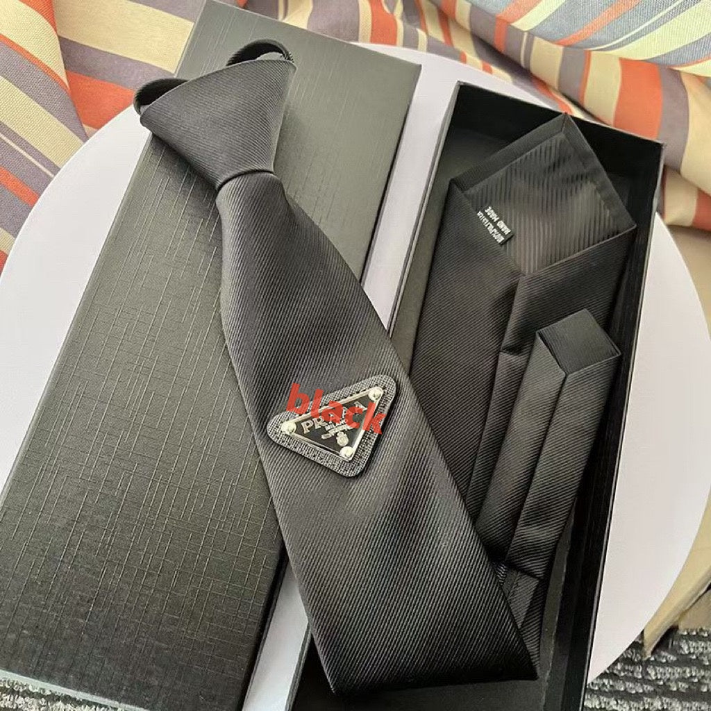 【#A484】Metal Triangle Badge Twill Pre-tied Necktie, Unisex College Style Decor Tie