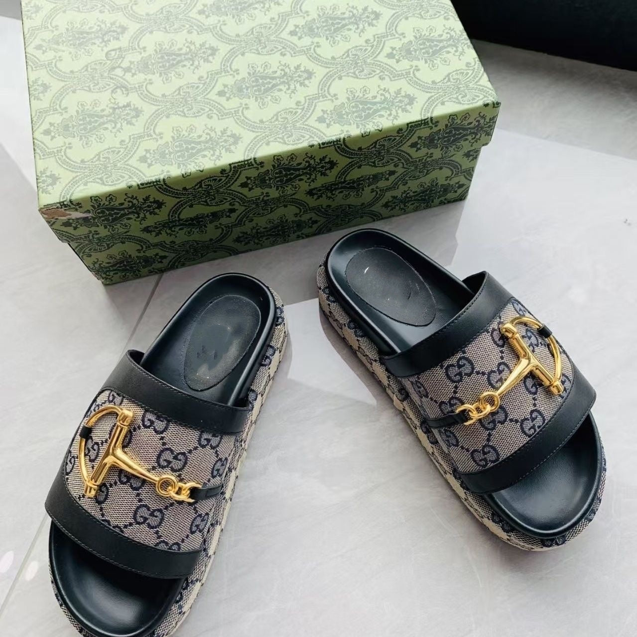 【#A498】Vintage Monogram Metal Buckle Flat Slide Sandals For Women, Breathable Outdoor Casual Slippers