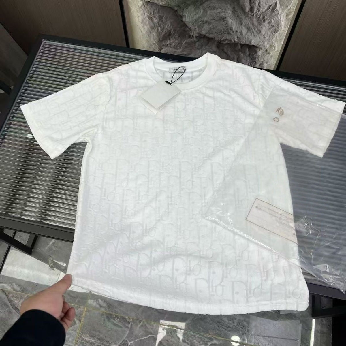 【#A506】All Over Embossed Print Crew Neck T-Shirt, Loose Casual Solid Short Sleeve Top For Men Women