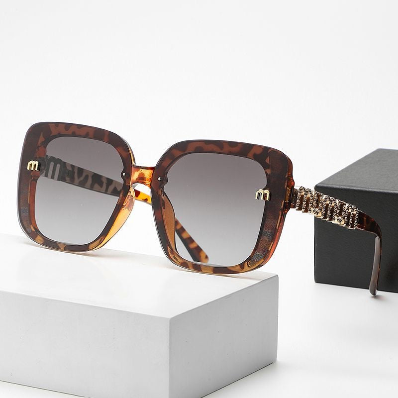 【#A531】Oversized Square Rhinestone Sunglasses for Women Luxury M Logo Gradient Lens Shades Fashion Sparkly Crystal Decor Sun Glasses UV Protection
