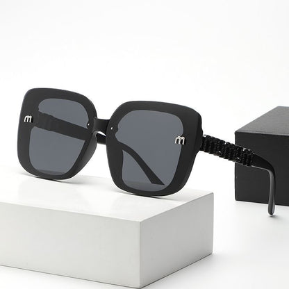 【#A531】Oversized Square Rhinestone Sunglasses for Women Luxury M Logo Gradient Lens Shades Fashion Sparkly Crystal Decor Sun Glasses UV Protection