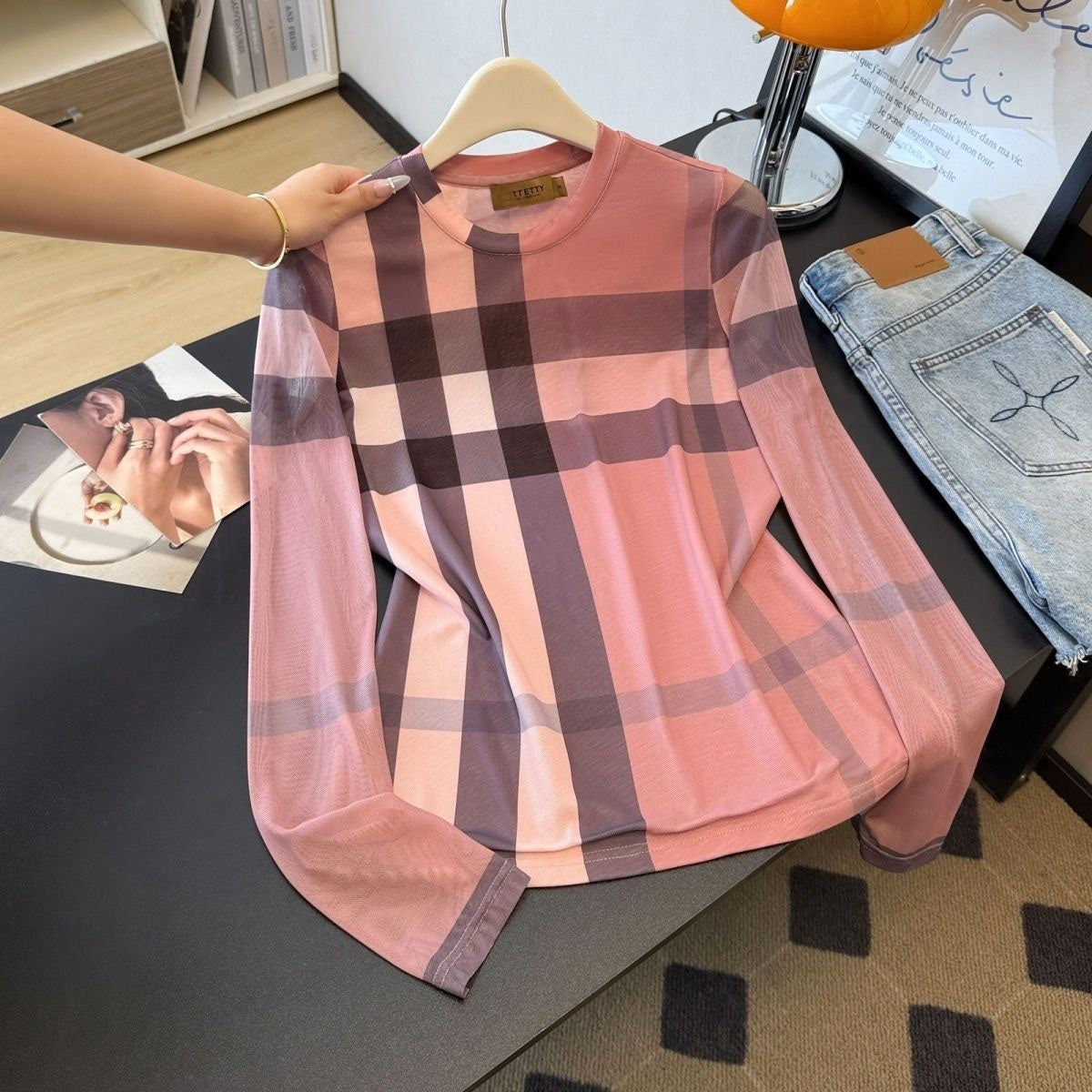 【#A583】Women's Classic Vintage Plaid Crew Neck Long Sleeve Top, Thin Stretch Slim Fit Mesh Base Layer