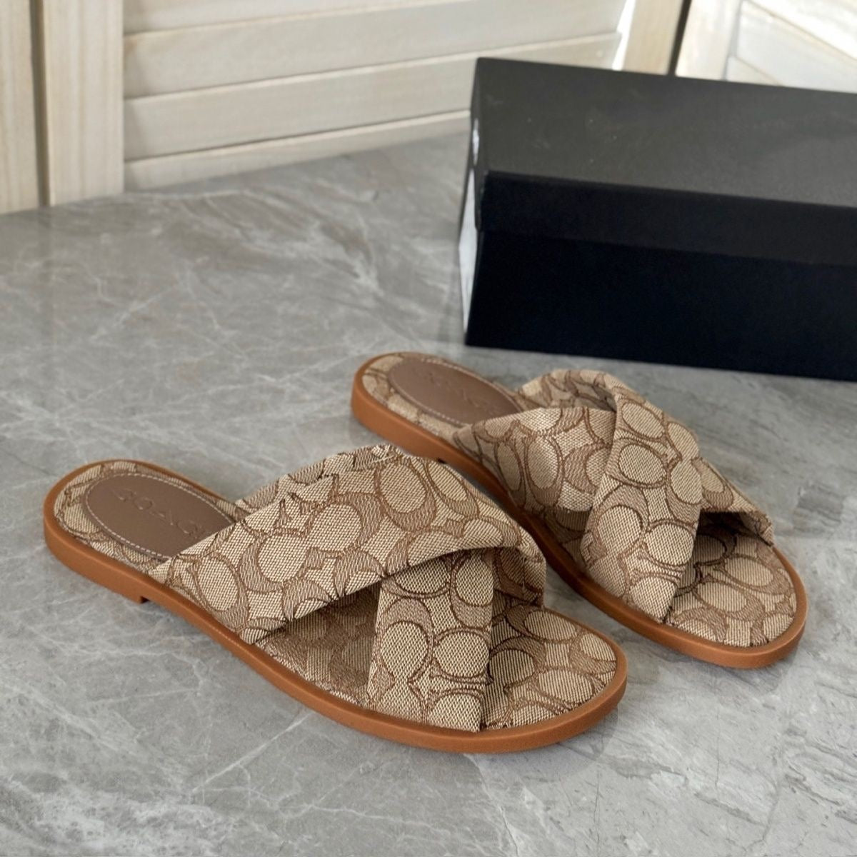 【#A588】Women's Vintage All Over Print Cross Strap Flat Slide Sandals, Casual Outdoor Slip On Slippers For Vacation