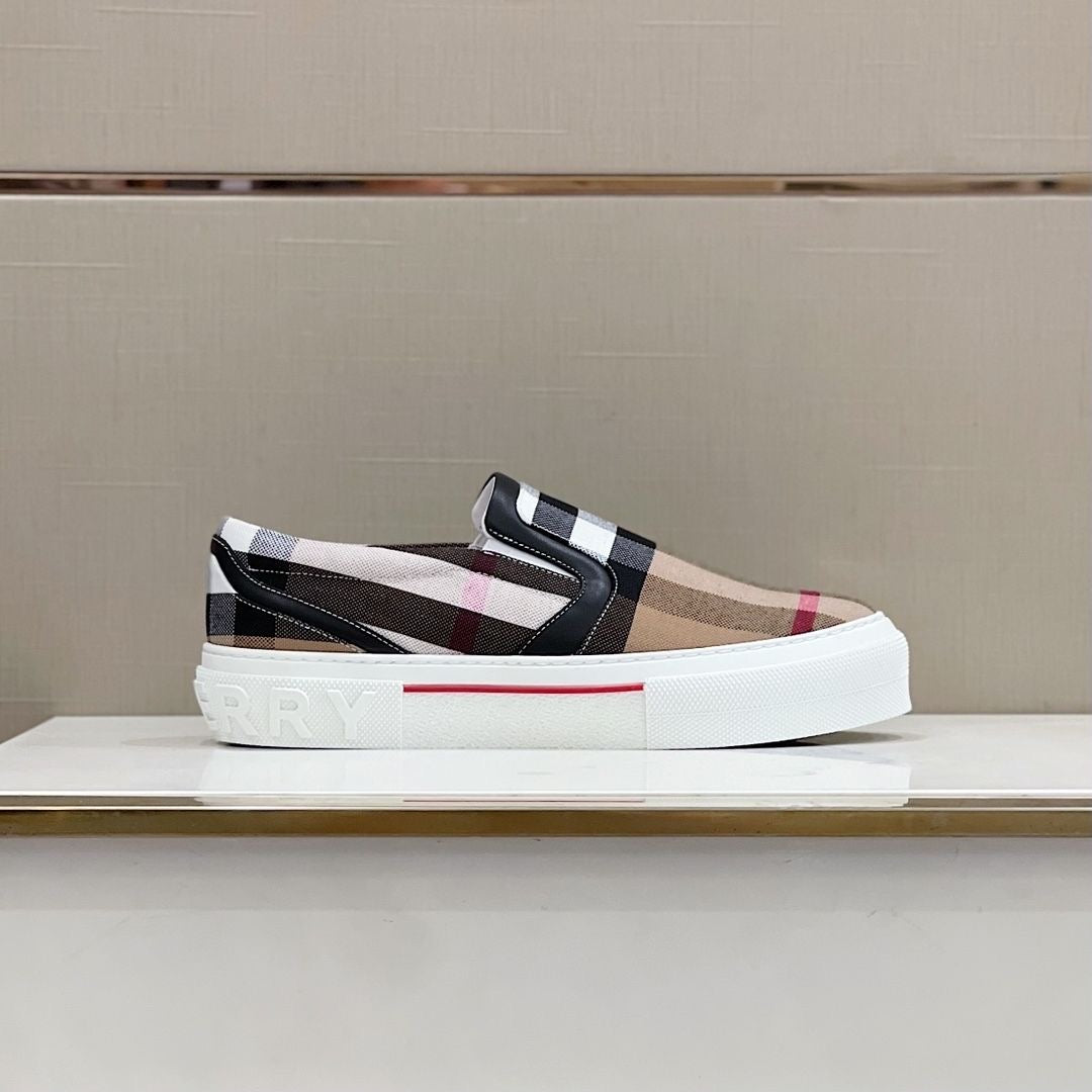 【#A621】Classic Vintage Plaid Slip On Sneakers, Unisex Lightweight Breathable Flat Casual Canvas Shoes