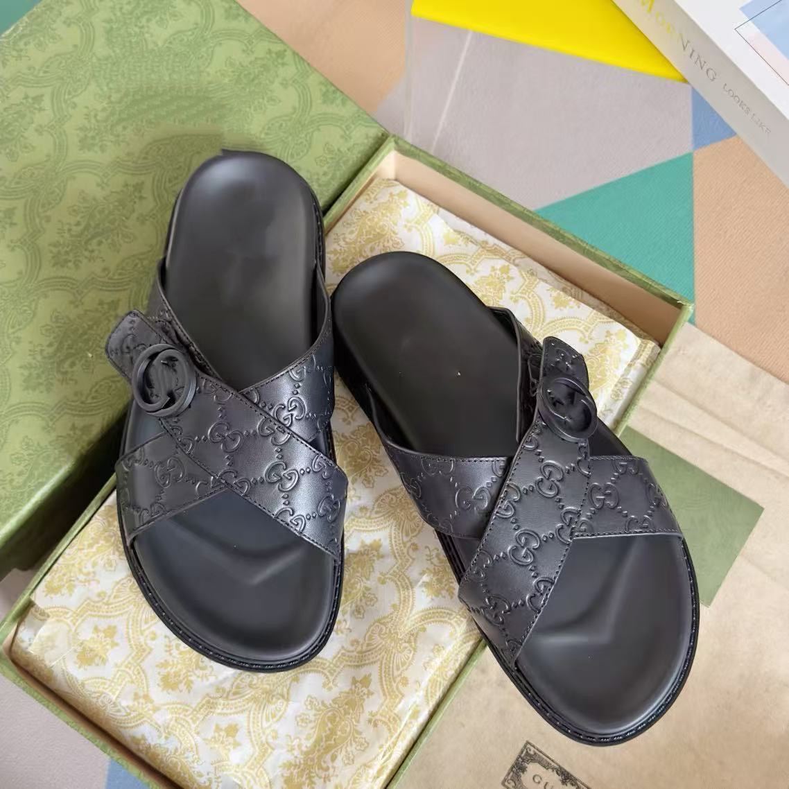 【#A622】Vintage Embossed Buckle Slide Sandals, Unisex Soft Leather Flat Outdoor Flip Cross Slippers