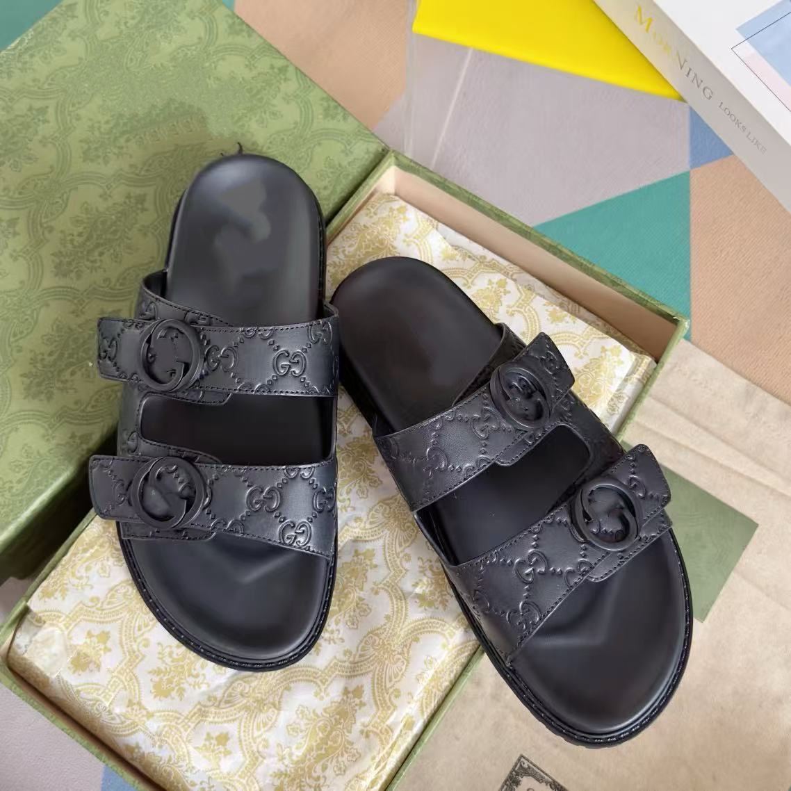 【#A622】Vintage Embossed Buckle Slide Sandals, Unisex Soft Leather Flat Outdoor Flip Cross Slippers