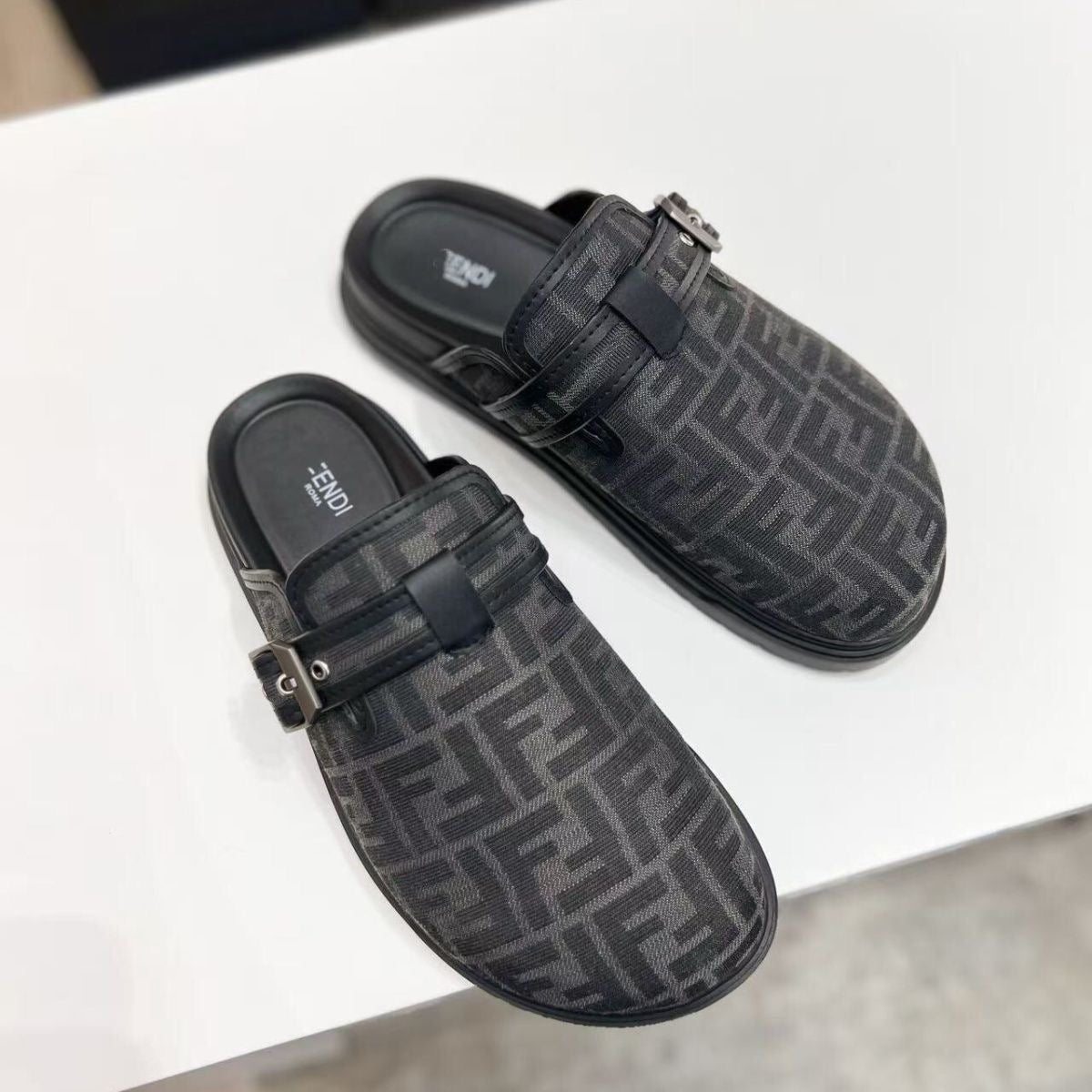 【#A627】Vintage Geometric Print Mule Clogs, Unisex Buckle Platform Slip-On Outdoor Slides