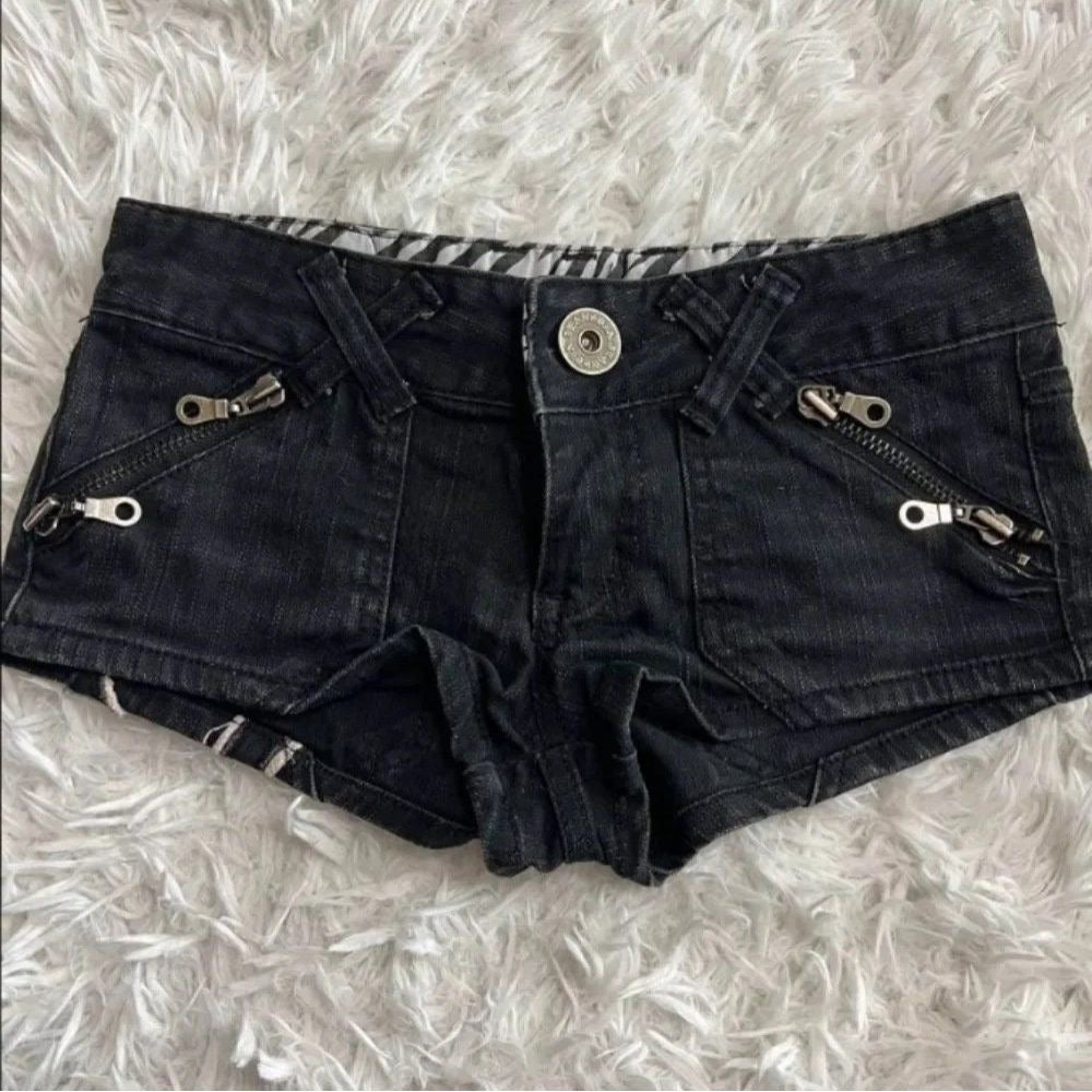 【#A640】Vintage Low-Rise Micro Denim Hot Pants, Punk Union Jack Rivet Multi-Zipper Women Shorts