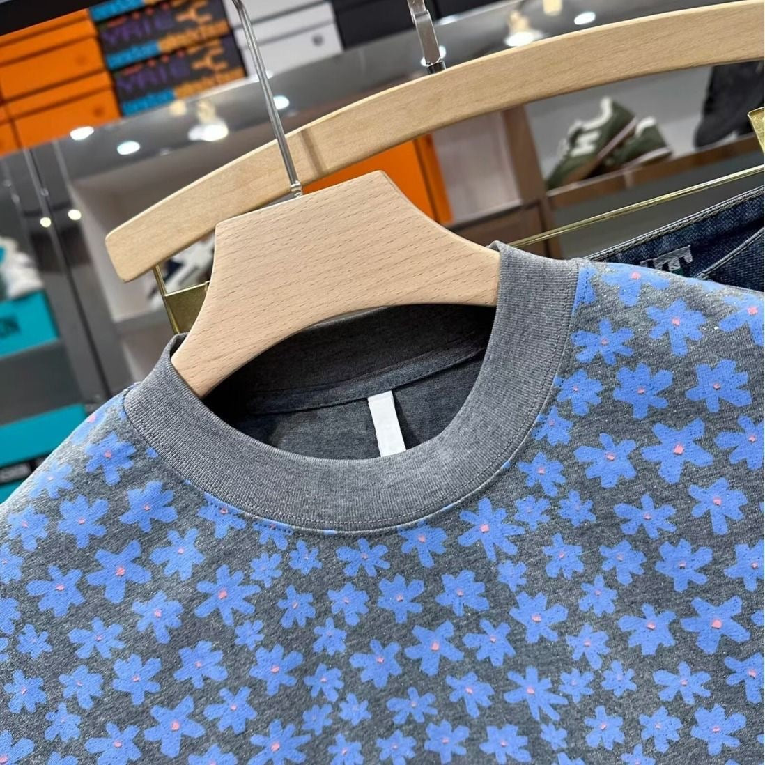 Grey Base All Over Blue Floral Glitter Crew Neck T-Shirt, Casual Loose Versatile Short Sleeve Top