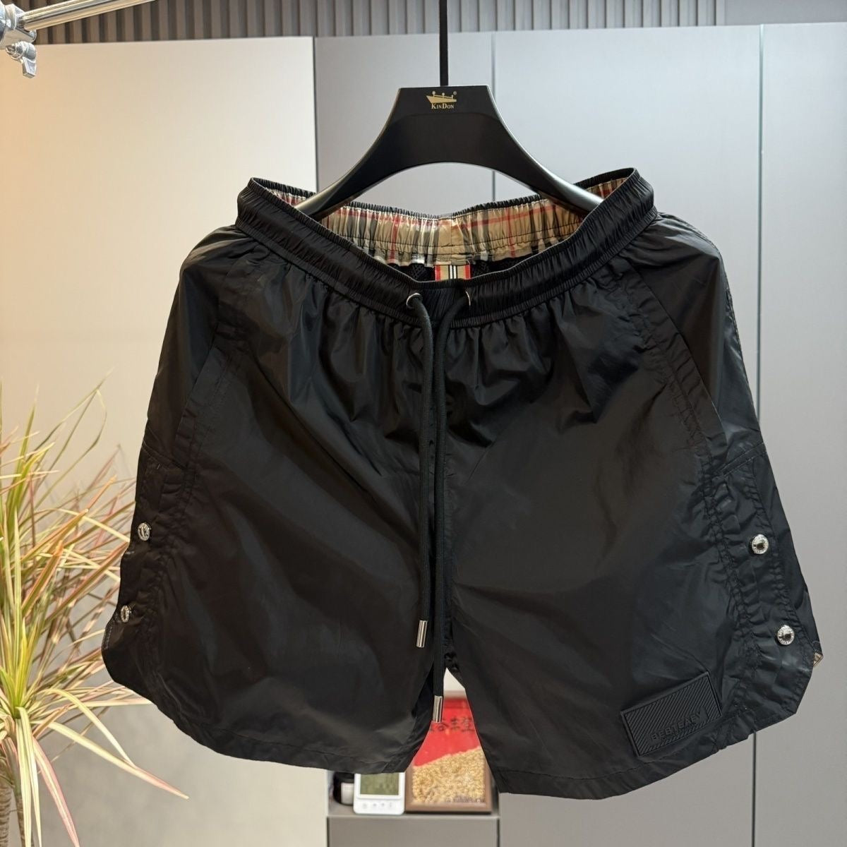 Side Snap Button Plaid Lining Quick Dry Shorts, Men Elastic Drawstring Casual Beach Sports Mid Pants
