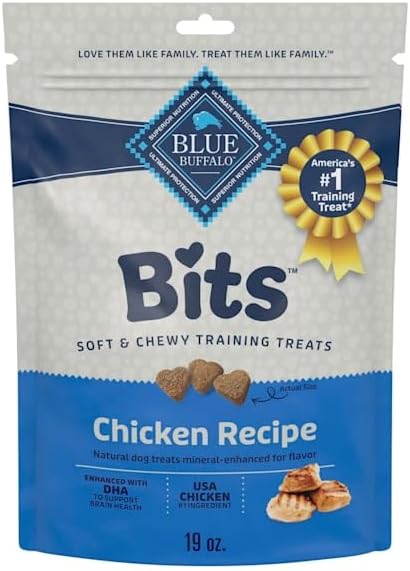 HOTBlue Buffalo Bits Chicken Soft & Chewy Dog Treats, Bite-Sized for Training, Made with Real Chicken & Enhanced with DHA, Heart-Shaped Dog Treats, Made in the USA with Natural Ingredients, 19 oz.