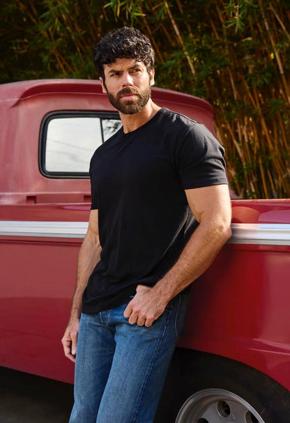 HOTFresh Clean Threads Men's Crew Neck T-Shirts – Short Sleeve, Fitted Style, Soft Cotton-Poly Blend, Tag-Free Comfort