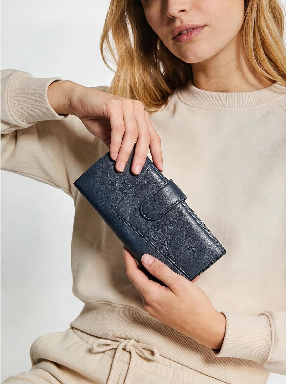 HOTFALAN MULE Womens Wallet RFID Blocking Large Capacity Card Holder Vegan Leather Trifold Wallets
