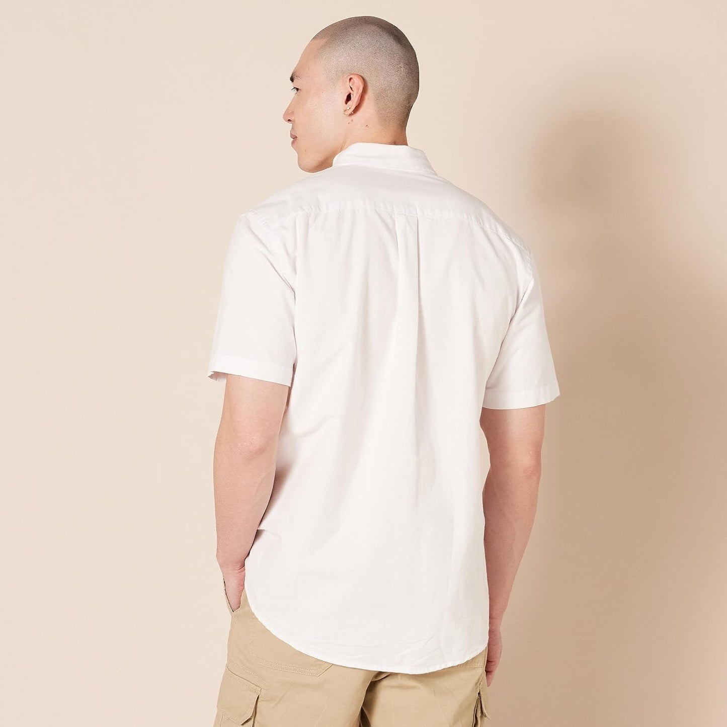 HOTAmazon Essentials Men's Short-Sleeve Oxford Shirt with Pocket