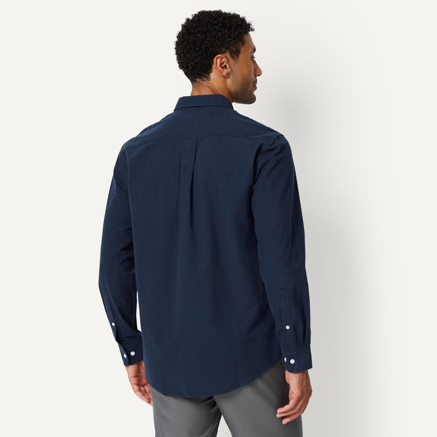 HOTAmazon Essentials Men's Long-Sleeve Pocket Oxford Shirt