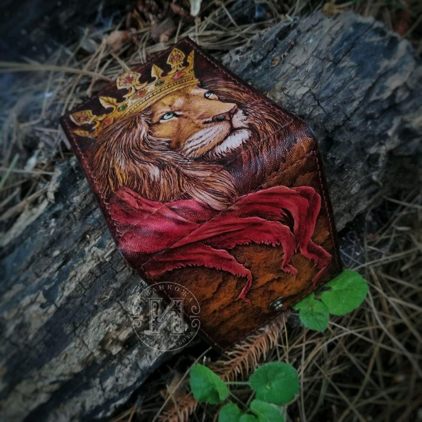 HOTTheodoros King Lion Leather Wallet for Men, Genuine Full Grain Leather Bifold Wallet, Handmade Hand-Tooled, Hand-Carved & Hand-Painted Wallet, RFID Blocking, Personalized Custom Gift for Men