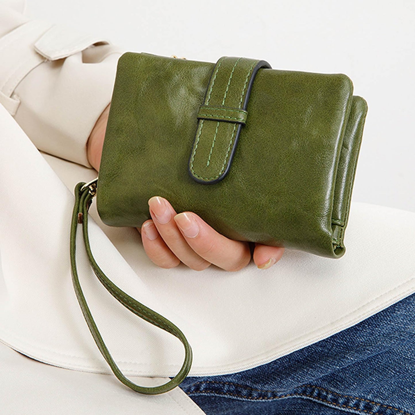 HOTWallets for Women Small Leather Rfid Ladies Wallets Bifold Medium Billfolds for Women Compact Trifold Wristlet with Wrist Strap Coin purse Card holder (Green)