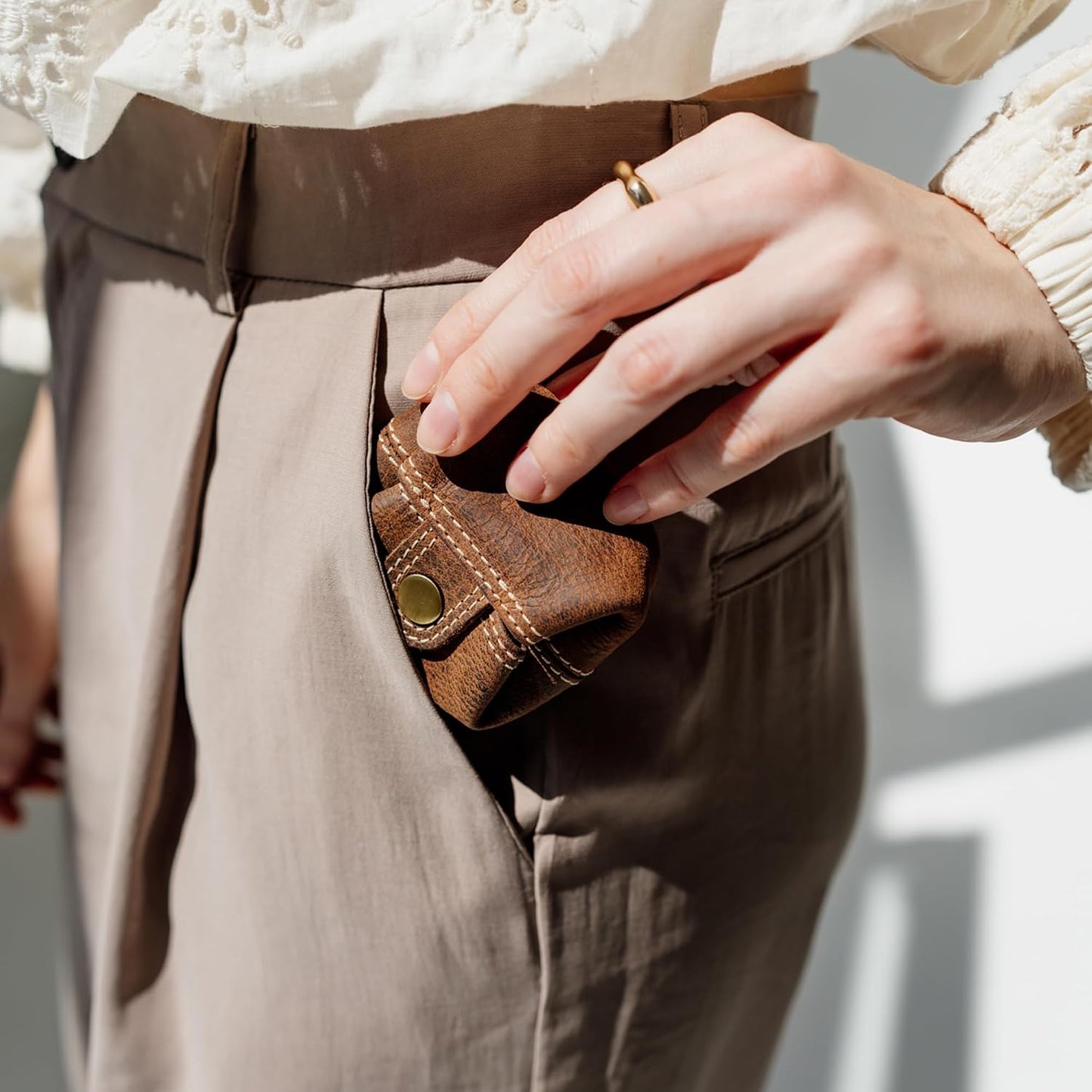 HOTBerliner Bags Vintage Genuine Leather Coin Pouch Lena, Change Purse for Women and Men, Coin Purse With Snap - Brown