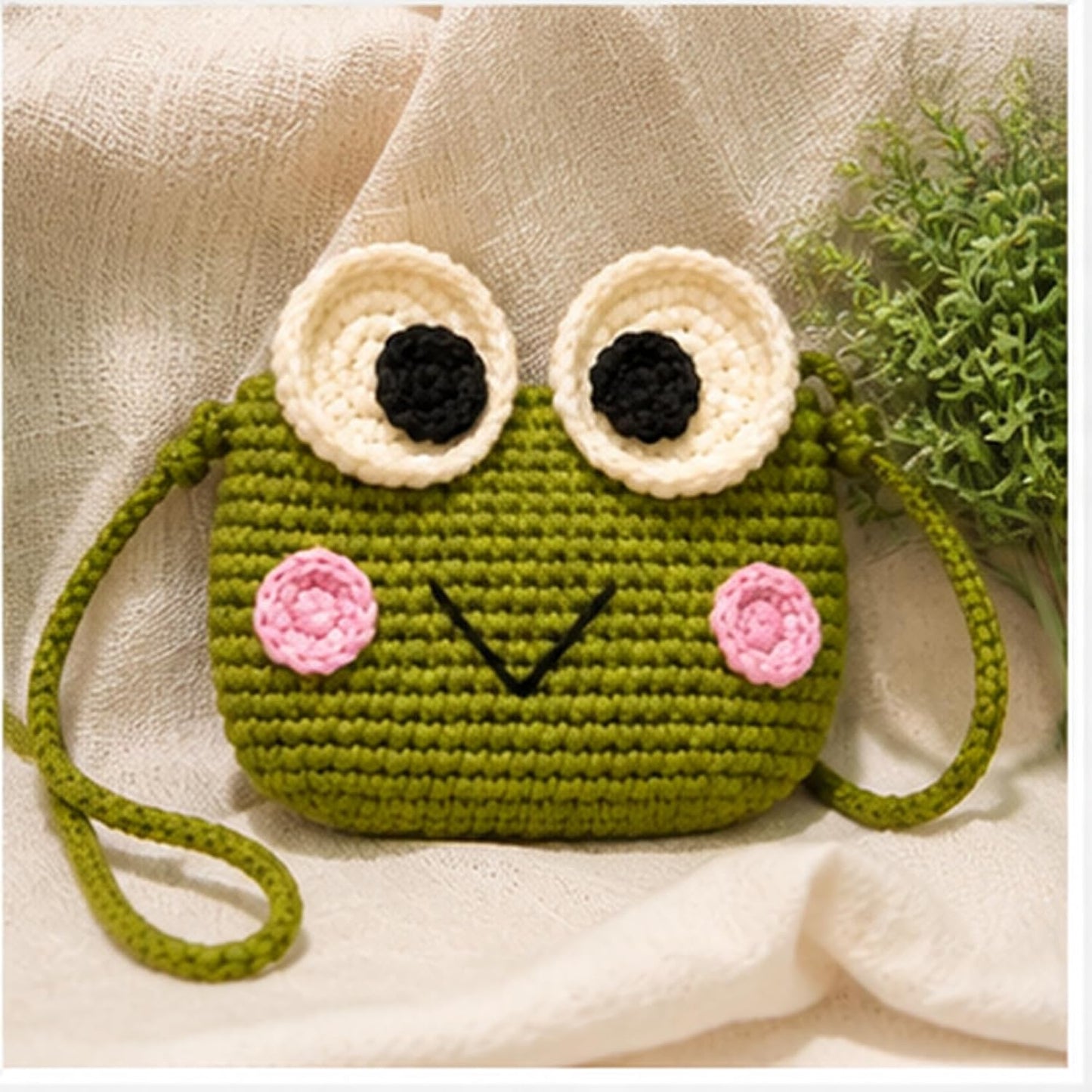 HOTHandmade Crochet Frog Crossbody Purse, Cute Mini Knit Coin Bag, Fashion Small Shoulder Wallet for Daily Outfit Matching