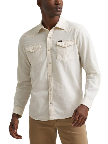 HOTWrangler Men's Iconic Regular Fit Snap Shirt