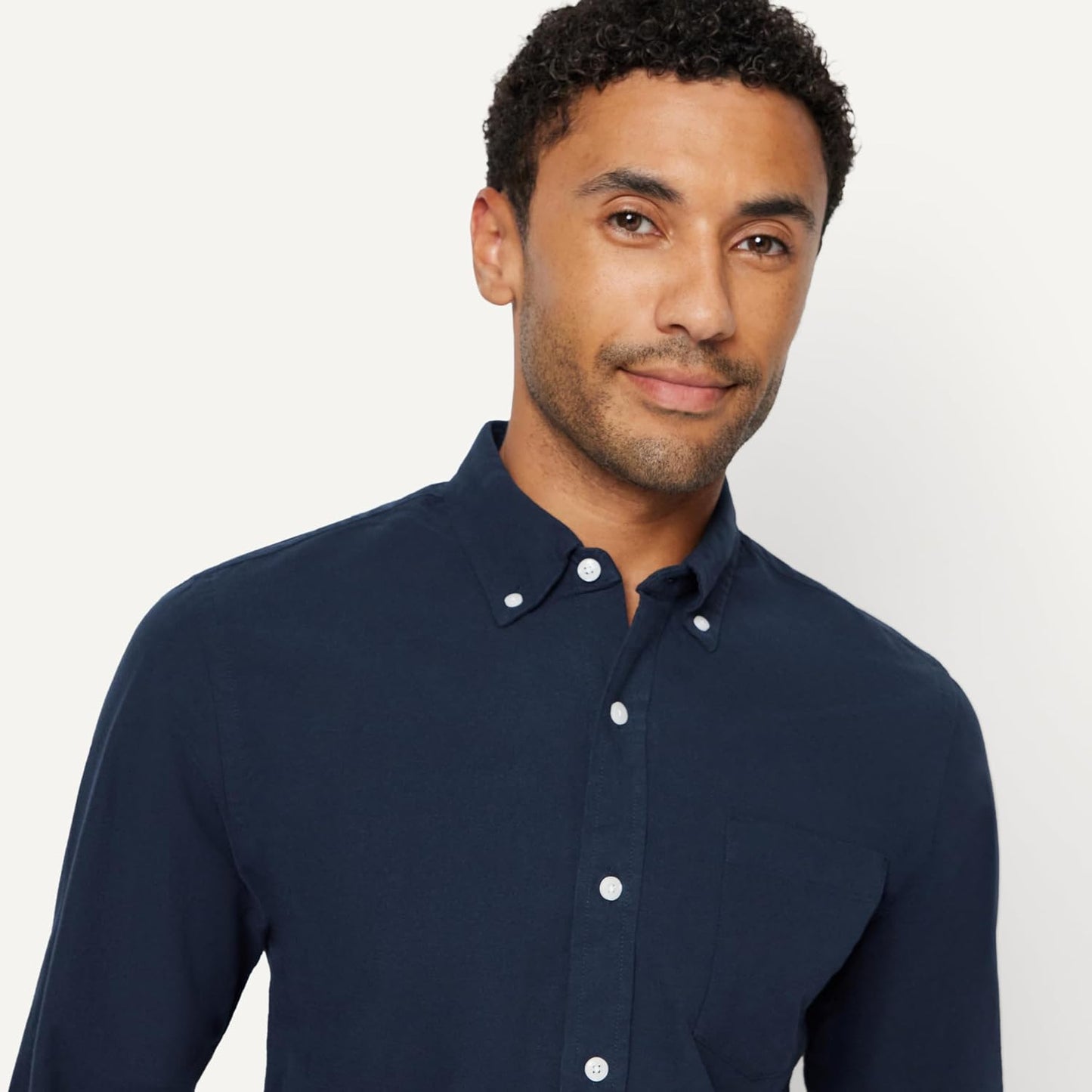 HOTAmazon Essentials Men's Long-Sleeve Pocket Oxford Shirt