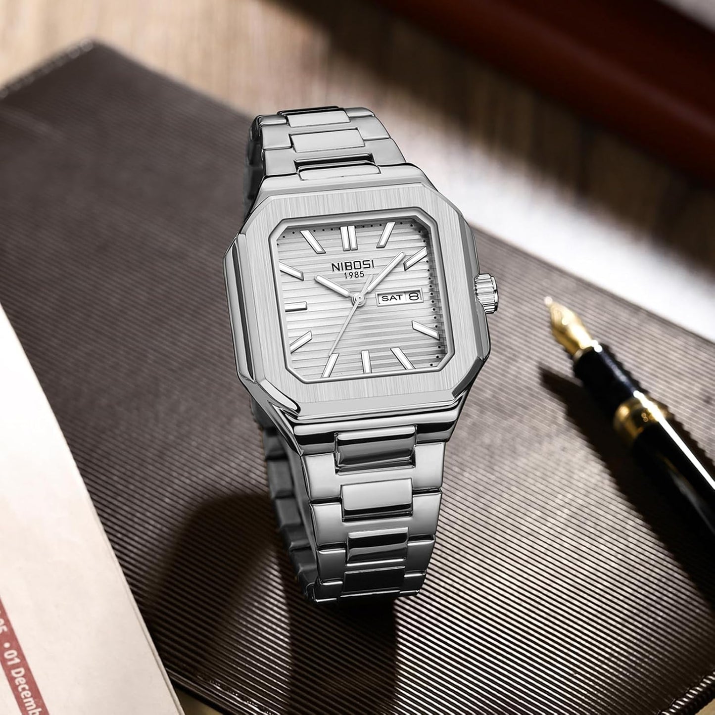 HOTNIBOSI Men Watches Analog Quartz Stainless Steel Silver Watches for Men Waterproof Business Classic Watch with Day and Date Display Wrist Watch for Work and Casual Wear
