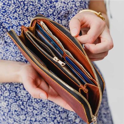 HOTPortland Leather Goods Women's Accordion Zip Wallet – Handcrafted in Durable, Full-Grain Leather – 8 Card Slots & Secure Zippered Pocket – Nutmeg